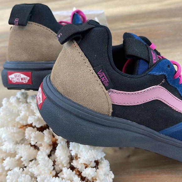 🌴🔆VANS- ALL WEATHER HIKING BIKING SNOW 🔆🌴 - Picture 7 of 12